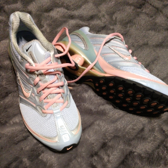 Like new Pastel Nike Aires - Picture 11 of 11
